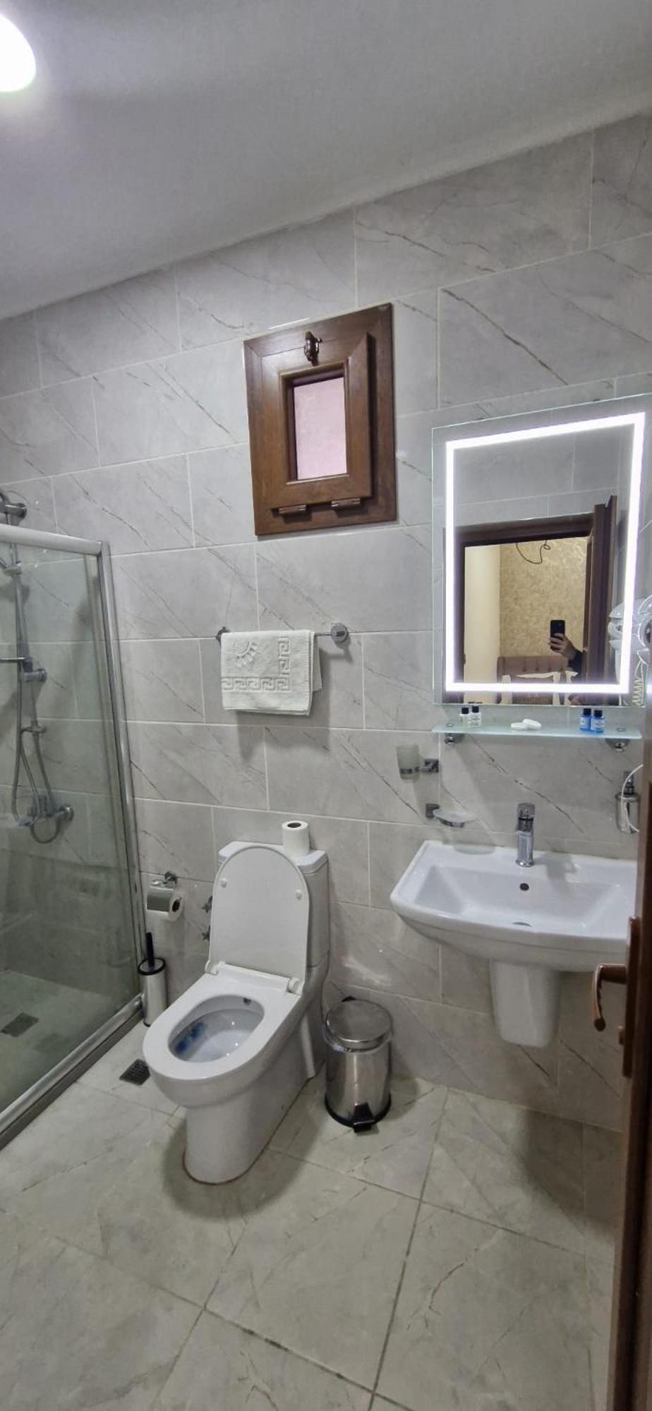 Royal Gur Hotel